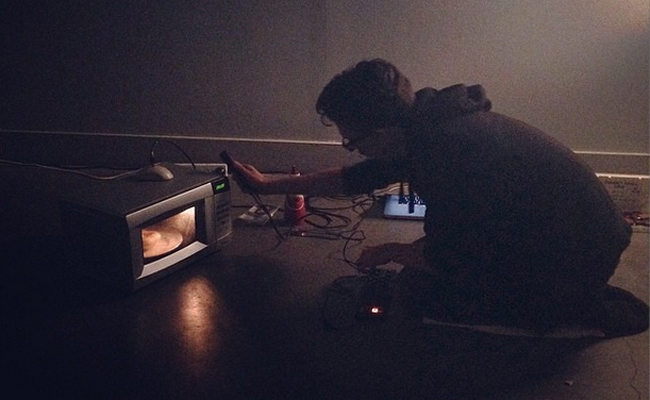 Microwave Drone Ritual live at Constance ARI, Hobart, 2014